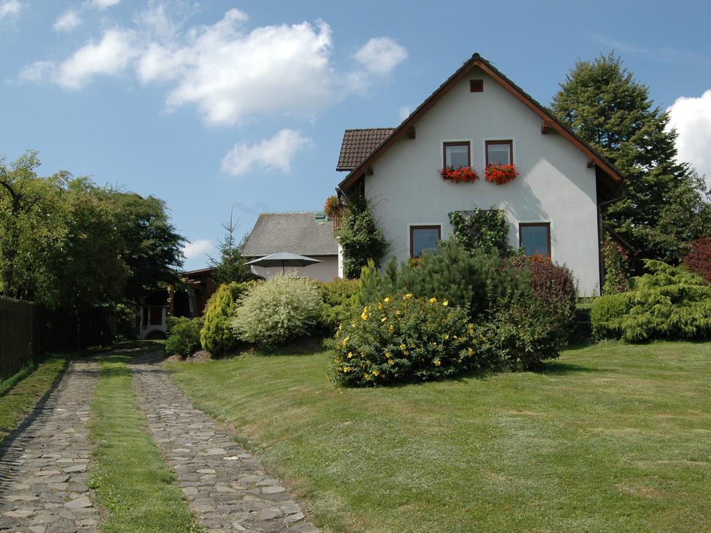Comfortable, Spacious Villa With Landscaped Garden And Large Terrace Bozkovska Exteriér fotografie